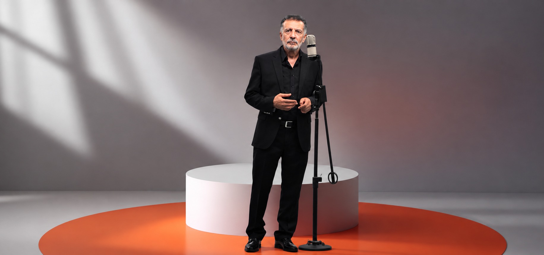 Abdullah Aslan stüdyo portresi